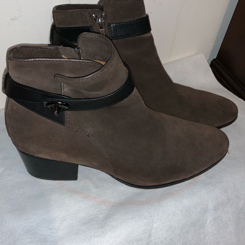 Coach: Women’s 8.5 Booties